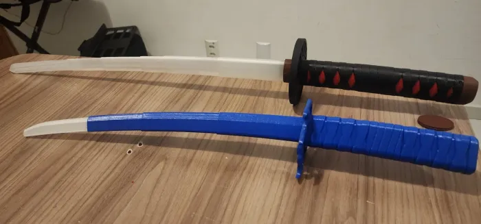 Katanas impressas em 3D personalizadas