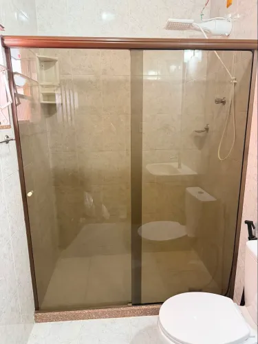 Blindex de Banheiro Fumê de Vidro Temperado (1,45m x 1,90m) - Ótimo Estado!