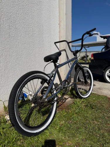 BMX cromada linda