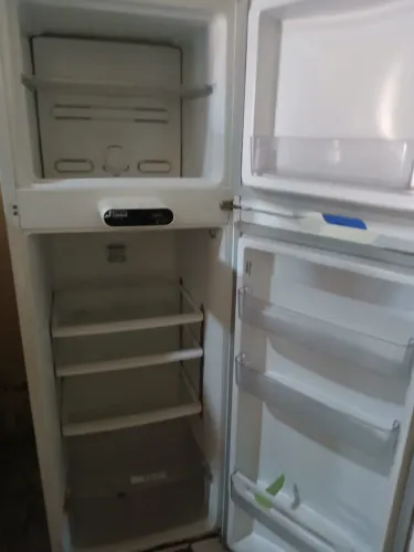 Geladeira com defeito