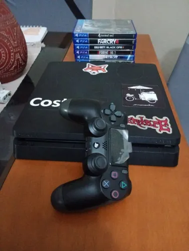 ps4 slim 1Tera + 6 jogos - tudo perfeito!!