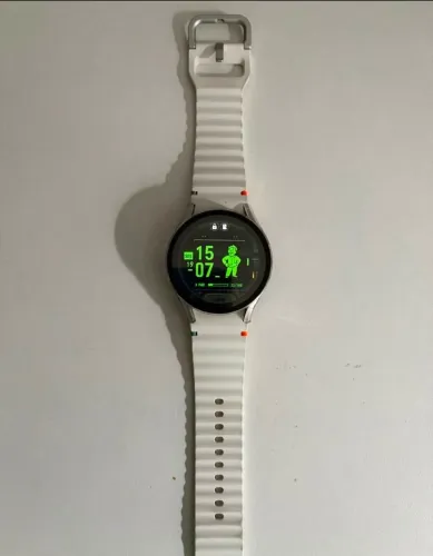 Vendo Samsung galaxy whatch 7 de 40mm creme modelo SM-L300
