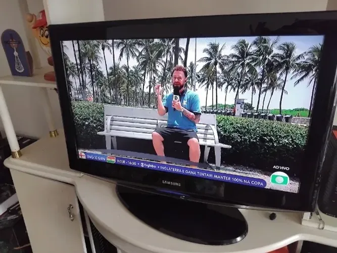 TV Samsung 32 Polegadas LCD | usada | com defeito pixels | Boa camera | Zona Norte
