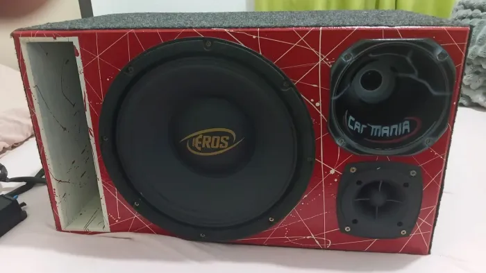 Vendo caixa trio mais potencia