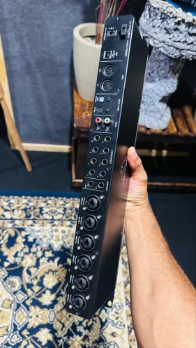 interface de áudio behringer u-phoria umc1820