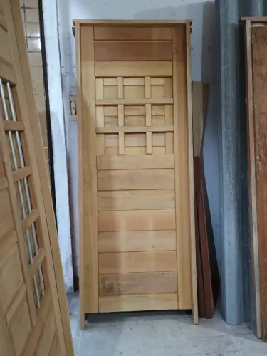 PORTA EM MADEIRA COM ARO (VALOR NO DIN/PIX)