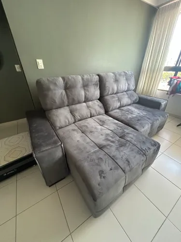 Sofá retrátil espaçoso Cinza