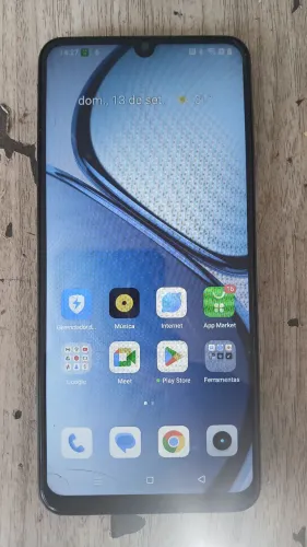 Vendo esse celular da marca REALME C61 com 8 de RAM E 128 de memória 