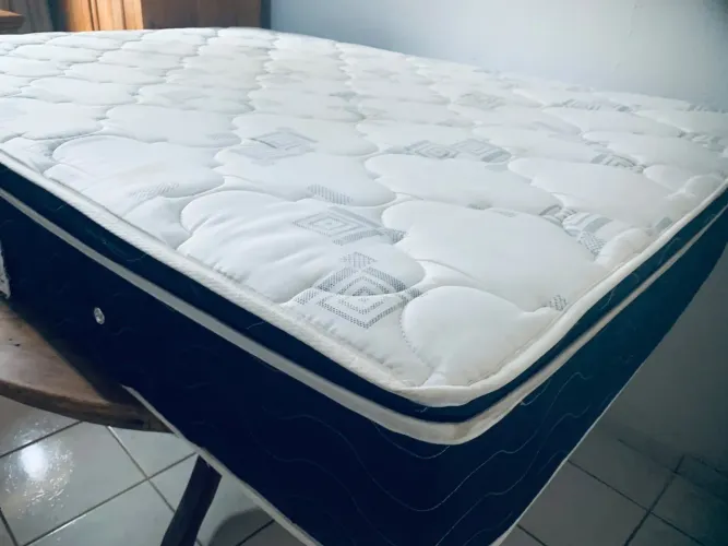 Vendo colchao semi novo ortobom molas enssacadas D45 individual top