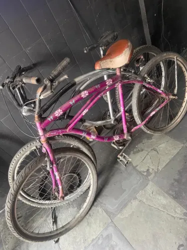 Duas bicicletas pra arrumar 130 cada um não aceito oferta