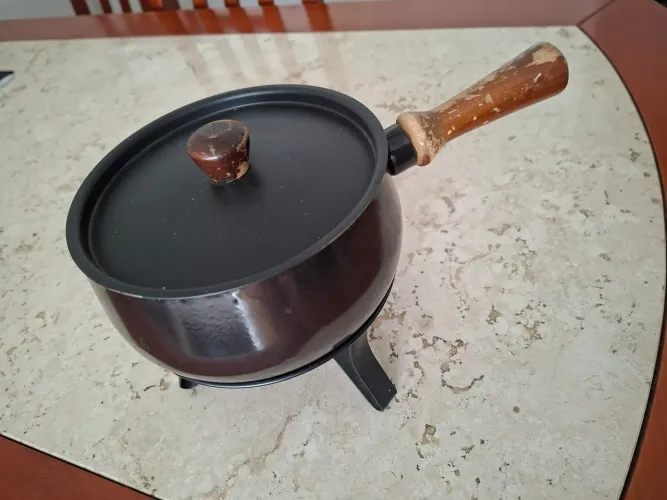 Panela antiga para fondue