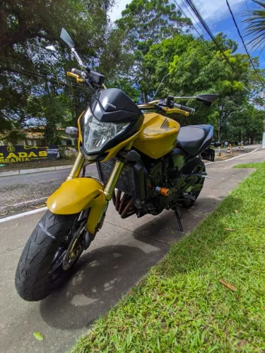 HONDA HORNET 2013 AMARELA - O SONHO DE MUITOS ESTÁ A VENDA.
