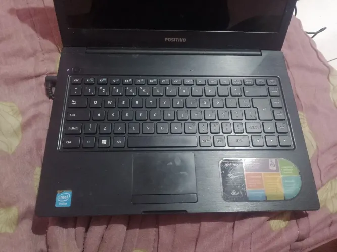 Notebook Positivo usado com windows 10 atualizado <br>Acompanha carregador original.
