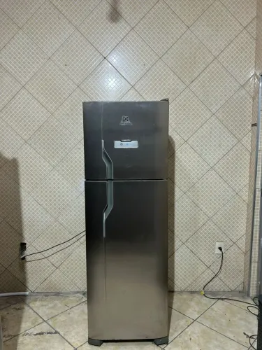 Geladeira Eletrolux inox Frost Free