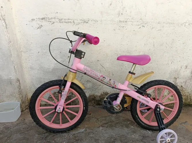 Bicicleta pra criança em ótimo Estado