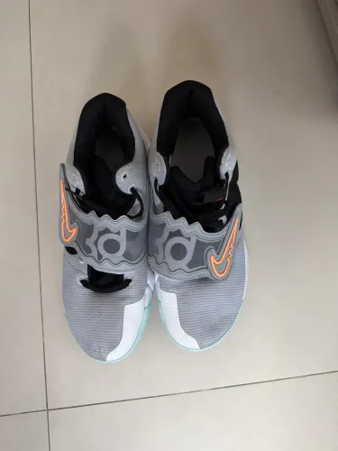 NIKE TREY 5 Cinza size 42