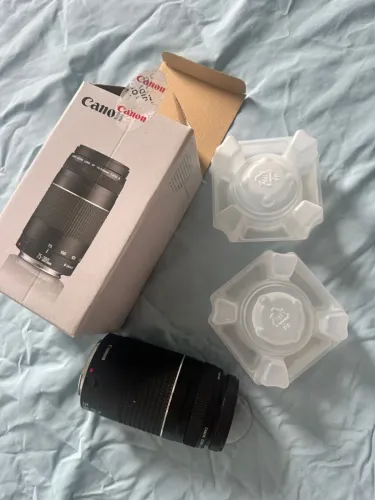 Canon Lente zoom EF 75-300mm f/4-5.6 III