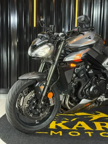 STREET TRIPLE 765 RS - OFERTA