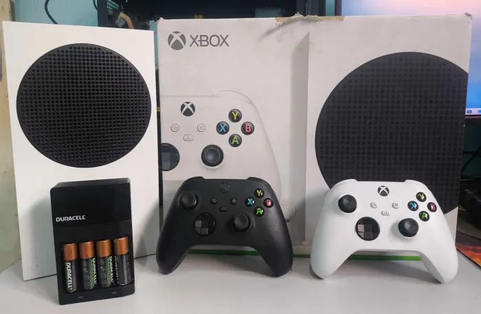 Xbox séries S 2 controles com jogos