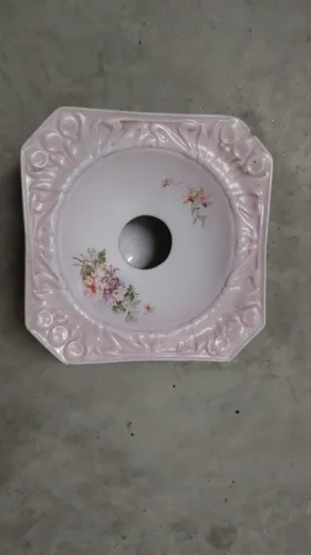 Antiga Escarradeira, Cuspideira em porcelana Floral numerada