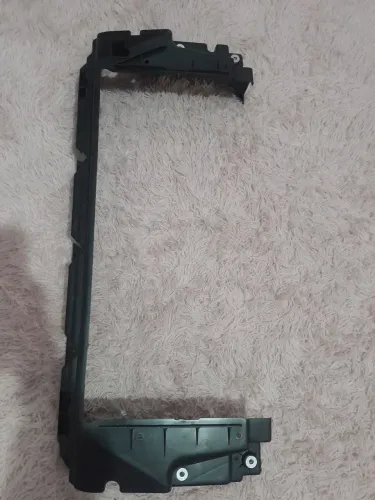 Suporte de radiador de fiesta
