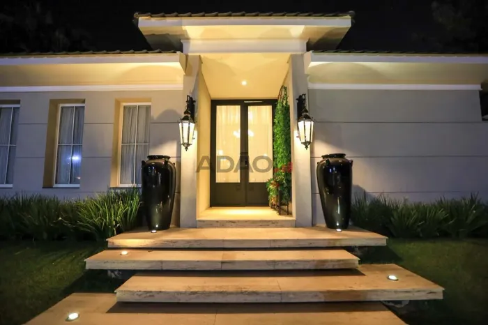 CASA TERREA JARDINS MILÃO Casa em Condomínio com 5 Quarto(s) e 5 banheiro(s) à Venda, 656.