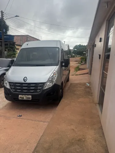 Alugo van master 16 lugares 