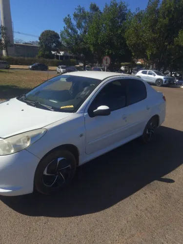 Peugeot 207 Sedan Passion XR 1.4 Flex 8V 4P 2012
