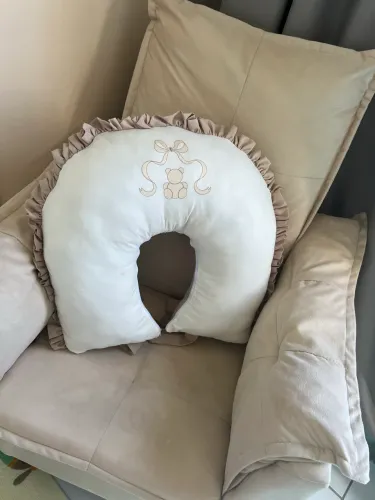 Vendo poltrona + almofada de amamentação