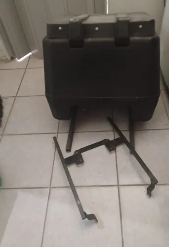 Baú com Suporte 80 litros