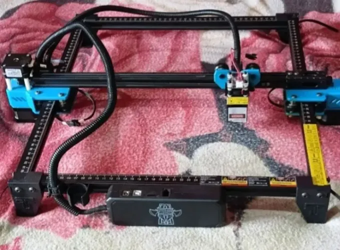 Vendo essa máquina ela é CNS ela grava e corta
