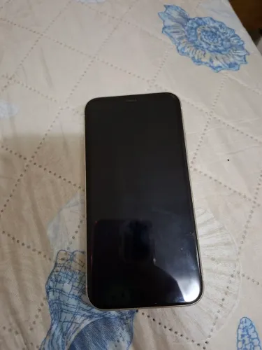 Vendo ótimo IPhone em perfeito estado e sem marcas de uso
