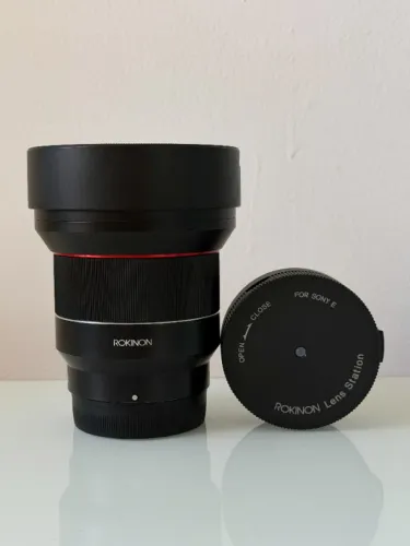 Rokinon AF 14mm f/2.8 FE Sony E Full Frame + Lens Station