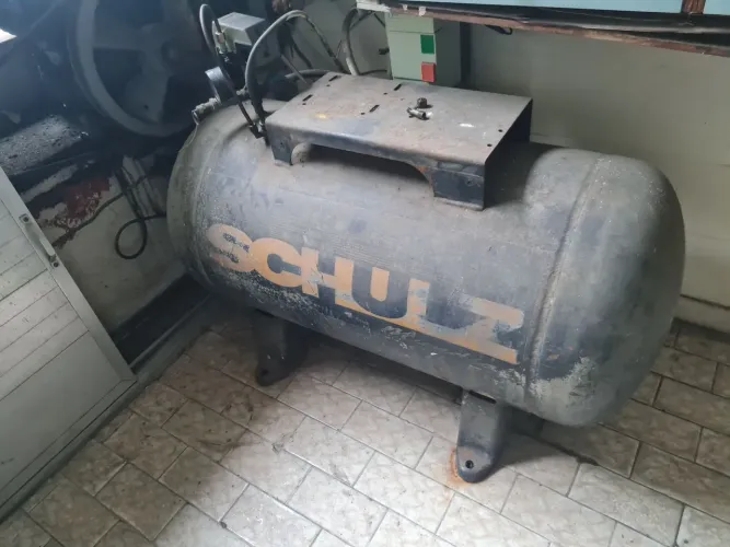 Compressor shulz 100lts odontologico
