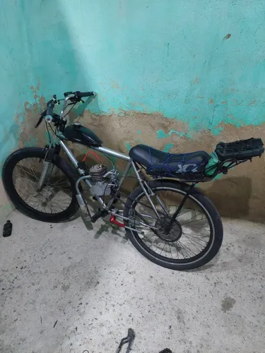 Bicicleta com motor de 80 cc