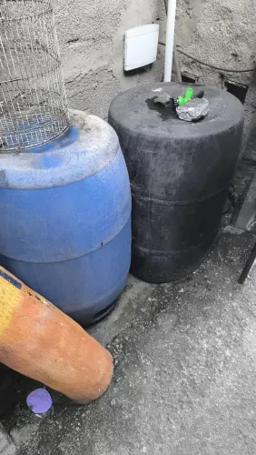 Galão de 200 litros plástico