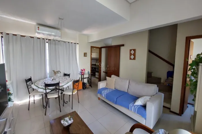 Casa em condomínio 4 dormitórios, sendo 2 suítes