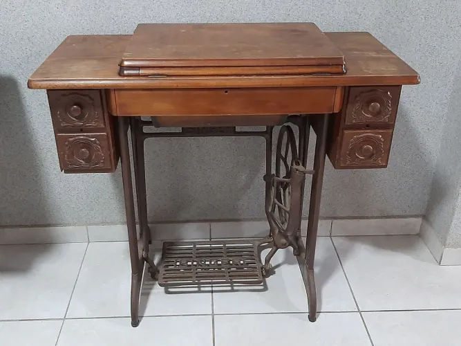 Máquina de Costurar Singer Elétrica 