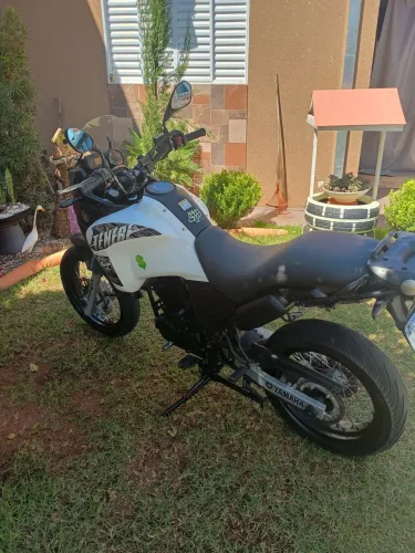 Ténéré 250 10/11 ( troco por Hunter ou meteor 350 da Royal enfield)