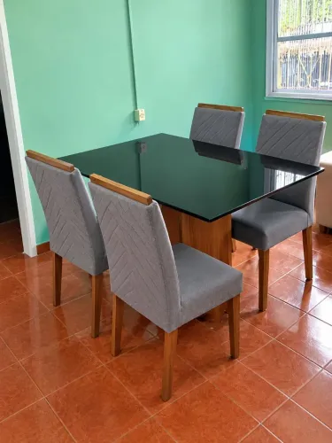 Mesa 4 cadeiras