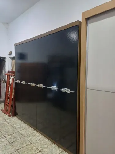 Guarda-roupa de casal 6 portas