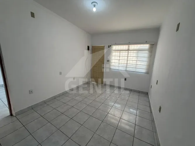 Casa no Parque Paraíso: 1 Dormitório, Quintal e Ótimo Custo-Benefício - R$ 980