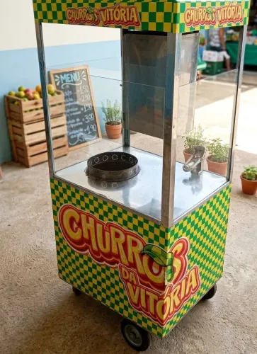 VENDO EXCELENTE BARRAQUINHA DE CHURROS 