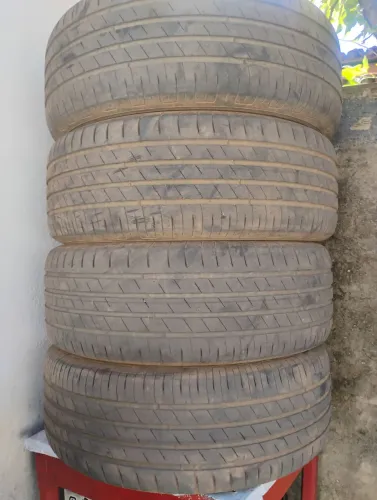 Vendo 04 pneus 265/60R18