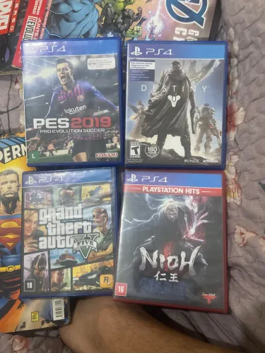 Lote com 4 jogos de ps4 *os 4 por 100 reais*