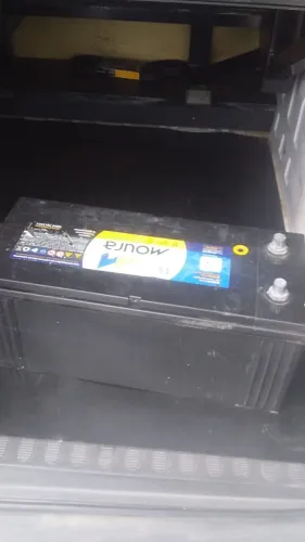 Vende-se bateria Moura de 150 amperes