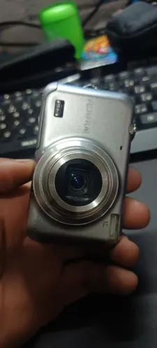 Camera antiga vintage y2k tiktok tipo cybershot anos 2000