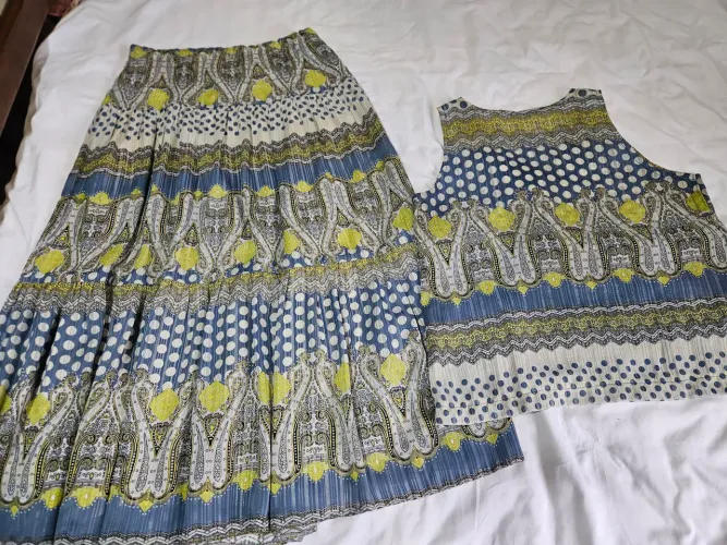 Conjunto saia longa e blusa 40