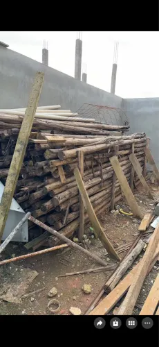 escora madeira udado