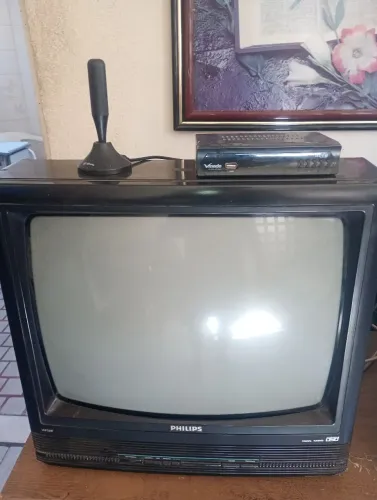 Tv Philips 21 polegadas com conversor e antena